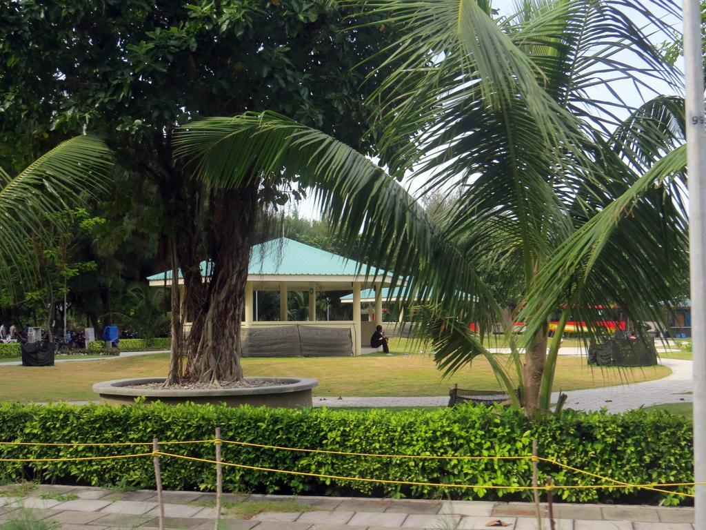 Coral Queen Inn Hulhumale Exterior foto