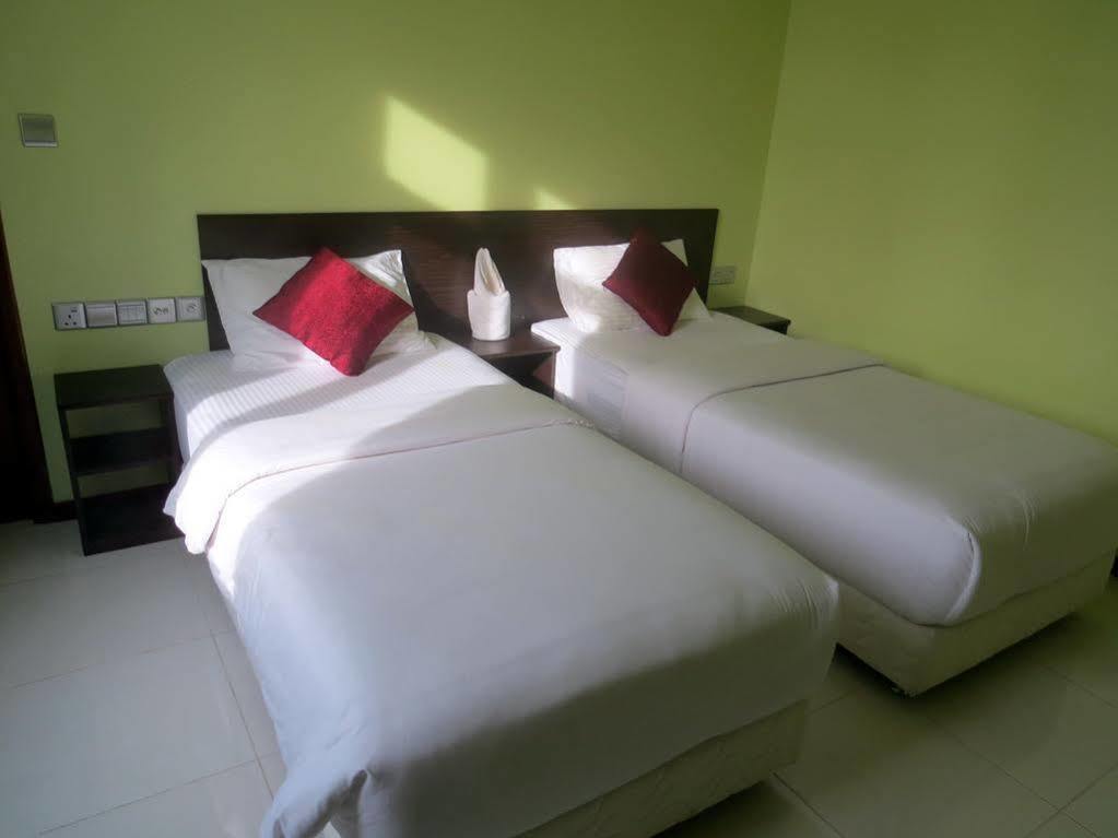Coral Queen Inn Hulhumale Exterior foto