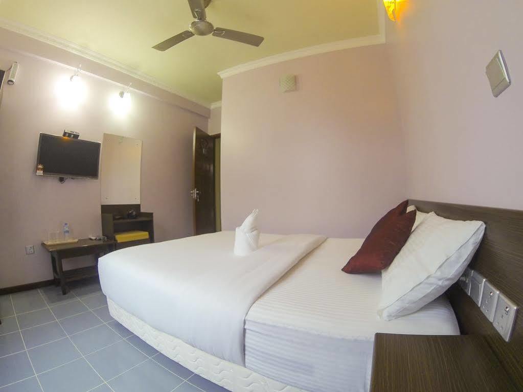 Coral Queen Inn Hulhumale Exterior foto